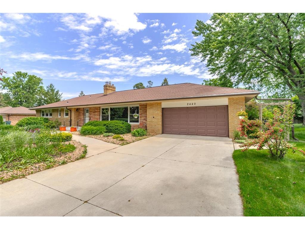 2440 Arona Street, Roseville, MN, 55113 MLS 6546290 Edina Realty