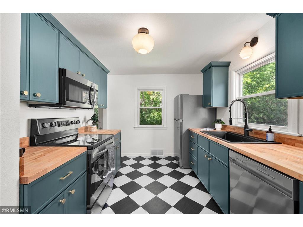 2440 LaSalle Street Eau Claire WI 54703 7095895 image16