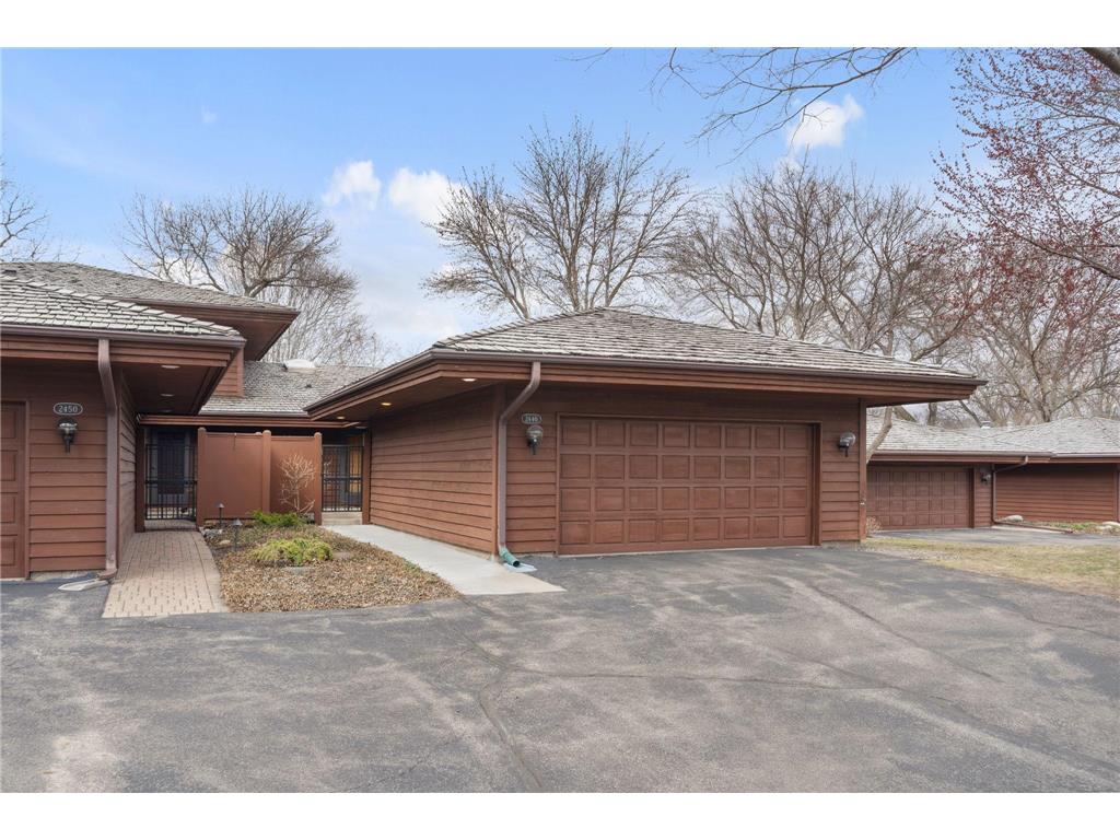 2440 Robin Oak Ridge Minnetonka MN 55305 6702576 image1