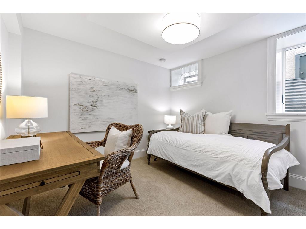 2441 Dupont Avenue S Minneapolis MN 55405 7081567 image22