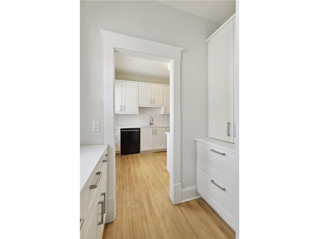 2441 Dupont Avenue S Minneapolis MN 55405 7081567 image28