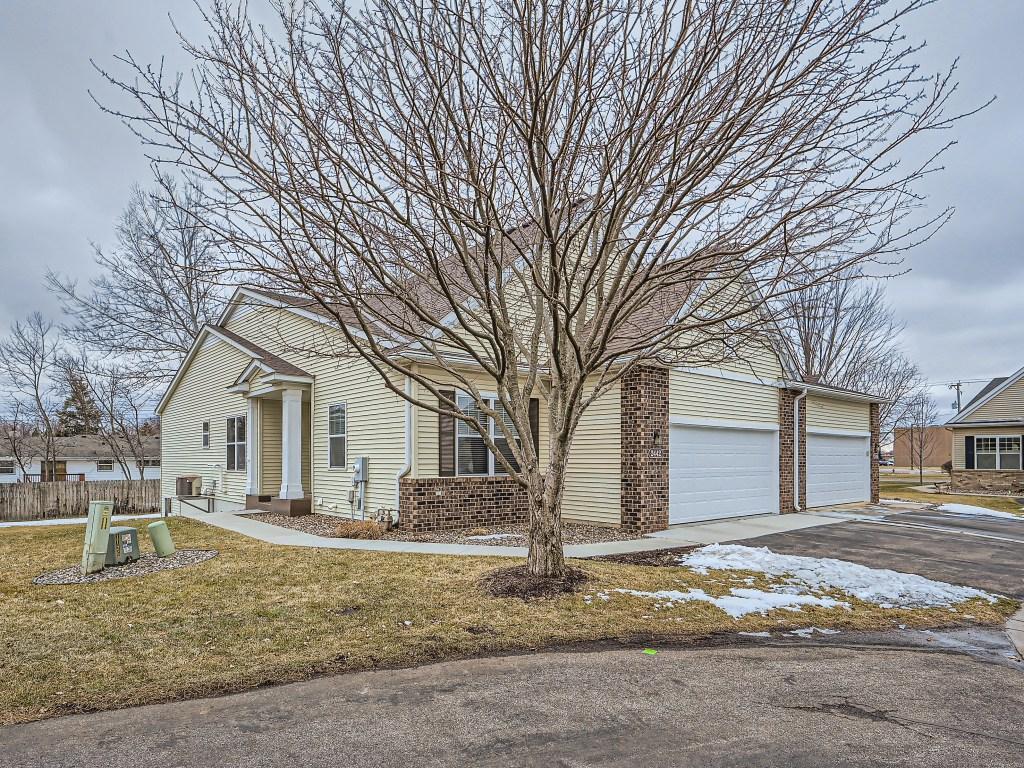 2442 Beech Street W Rosemount MN 55068 6493985 image1