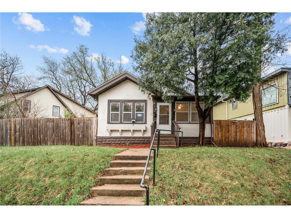 2442 Irving Avenue N Minneapolis MN 55411 6711467 image1