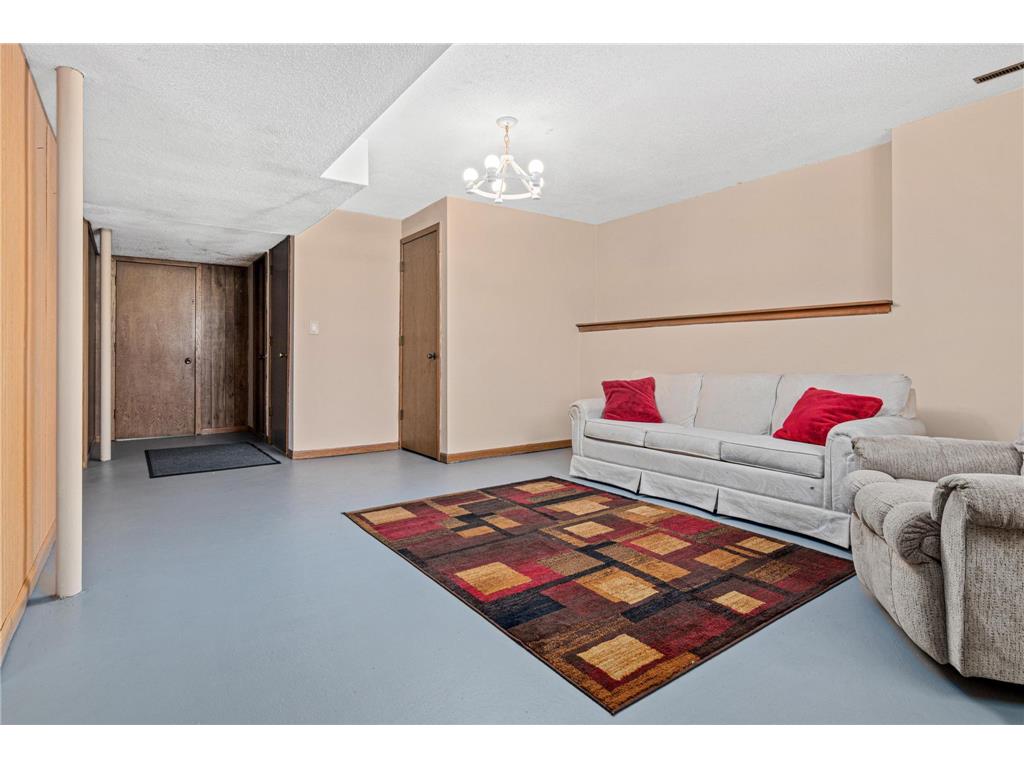 2443 Birch Street White Bear Lake MN 55110 7032692 image16