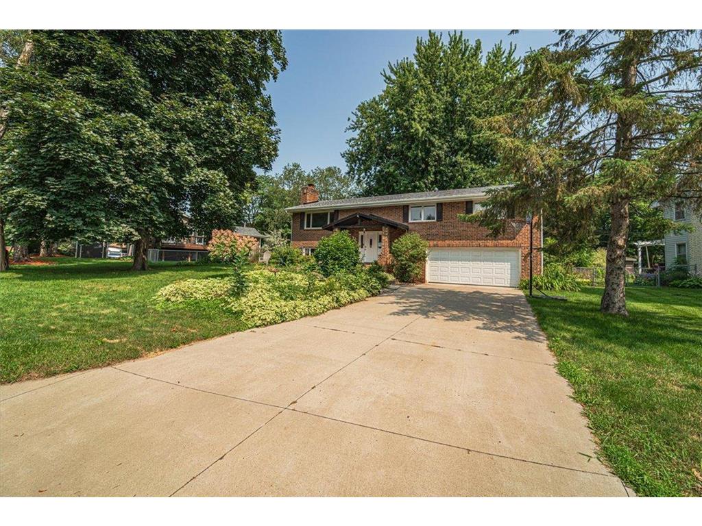 2443 Mamie Avenue E Maplewood MN 55119 6573084 image1