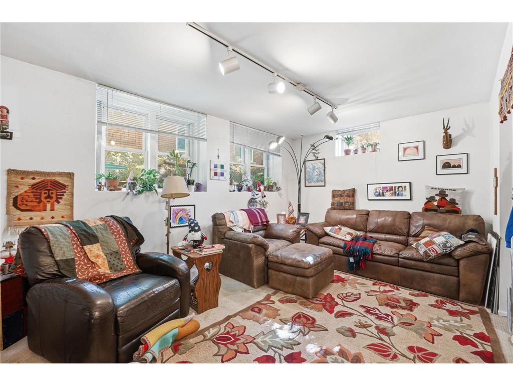 2444 1st Avenue S Minneapolis MN 55404 7076411 image8