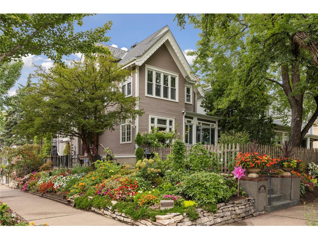 2444 Humboldt Avenue S Minneapolis MN 55405 6782628 image1