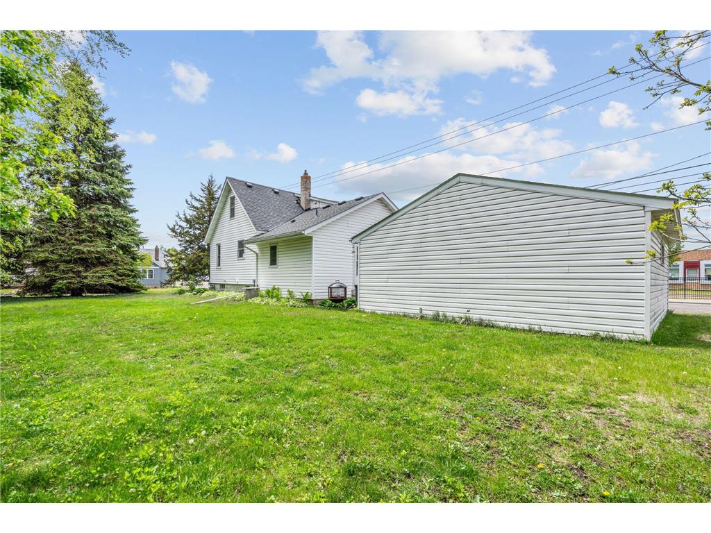 2445 16th Avenue E North Saint Paul MN 55109 7076561 image19