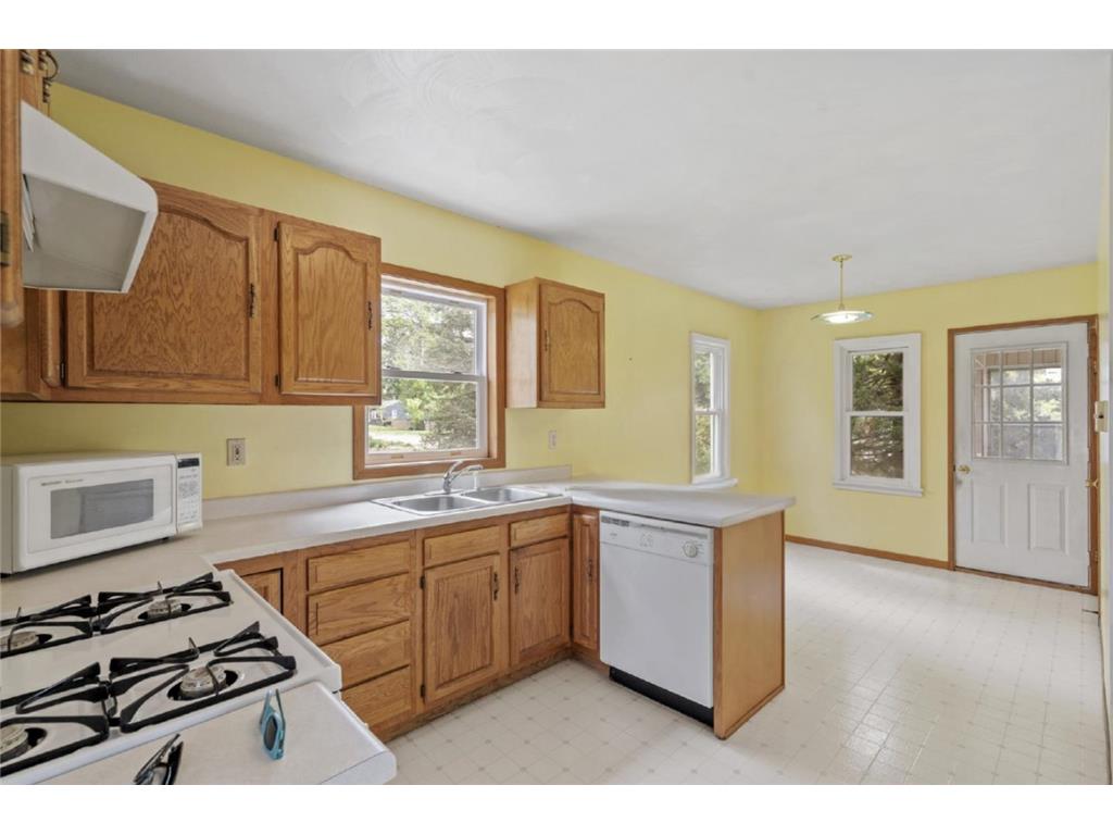 2445 16th Avenue E North Saint Paul MN 55109 7076561 image5