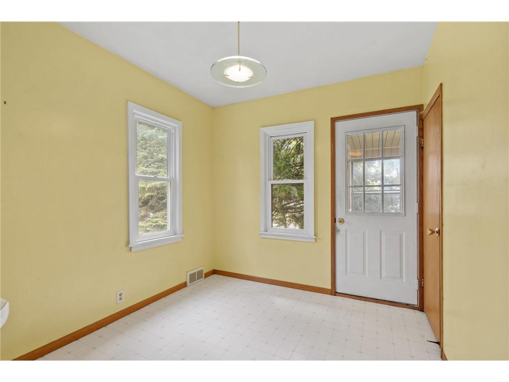 2445 16th Avenue E North Saint Paul MN 55109 7076561 image7