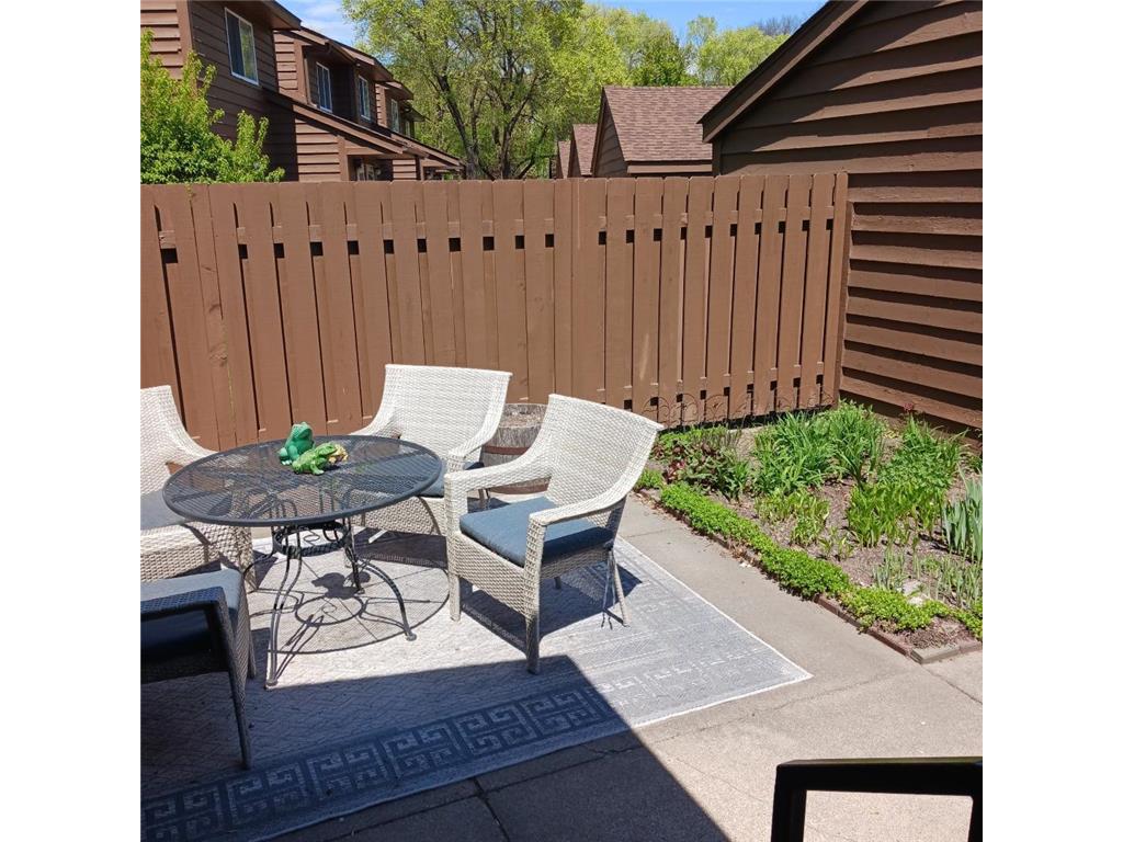2445 Crestwood Drive North Saint Paul MN 55109 7017690 image3