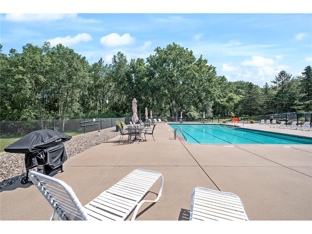 2445 Londin Lane E #203 Maplewood MN 55119 6489494 image1