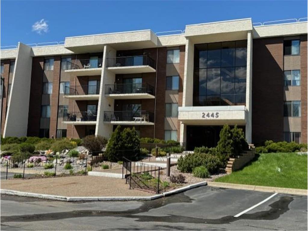 2445 Londin Lane E #207 Maplewood MN 55119 6517257 image1