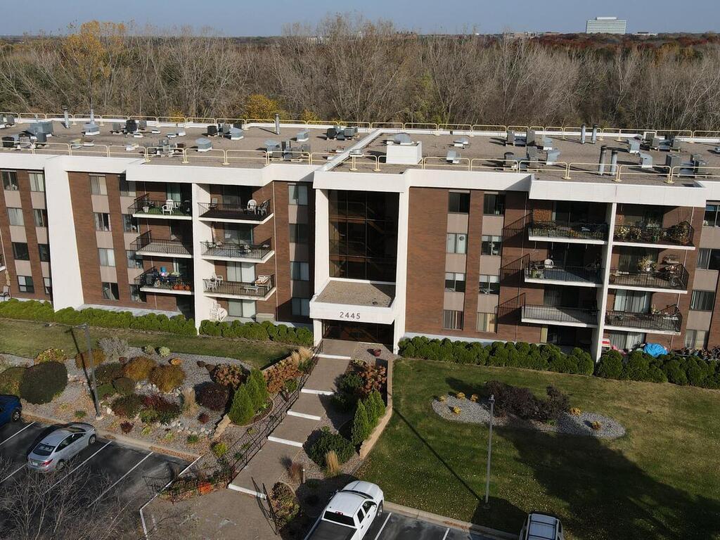 2445 Londin Lane E #407 Maplewood MN 55119 6617140 image1