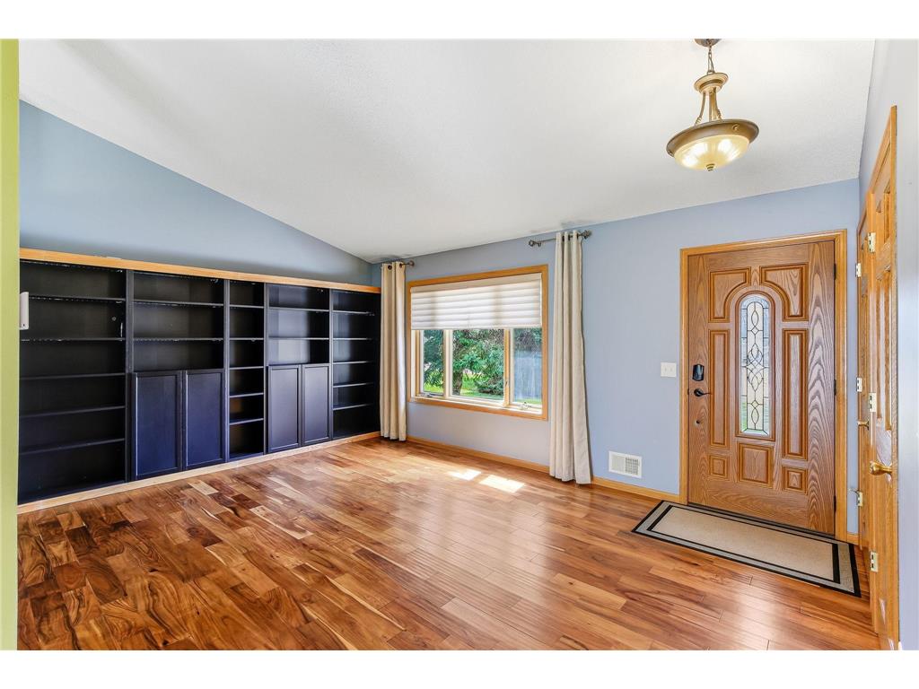 2445 Schaller Drive E Maplewood MN 55119 7058750 image3