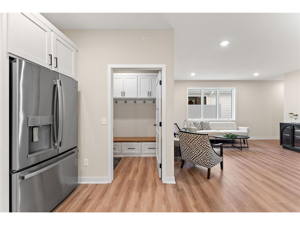 2446 County Road D W Roseville MN 55112 7015198 image10