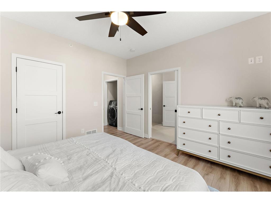 2446 County Road D W Roseville MN 55112 7015198 image16