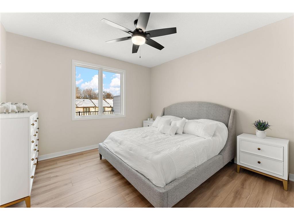 2446 County Road D W Roseville MN 55112 7015198 image17