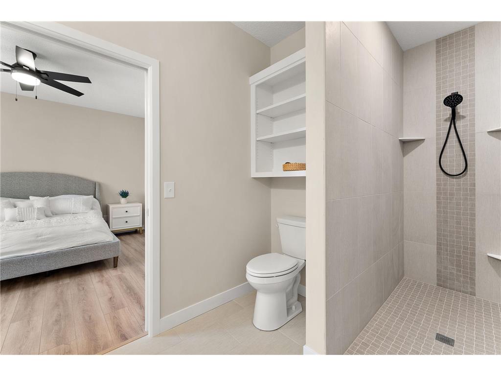 2446 County Road D W Roseville MN 55112 7015198 image18