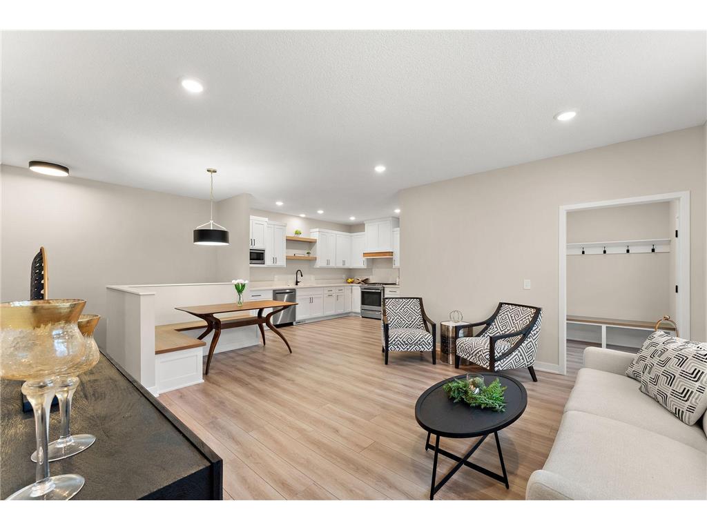 2446 County Road D W Roseville MN 55112 7015198 image2