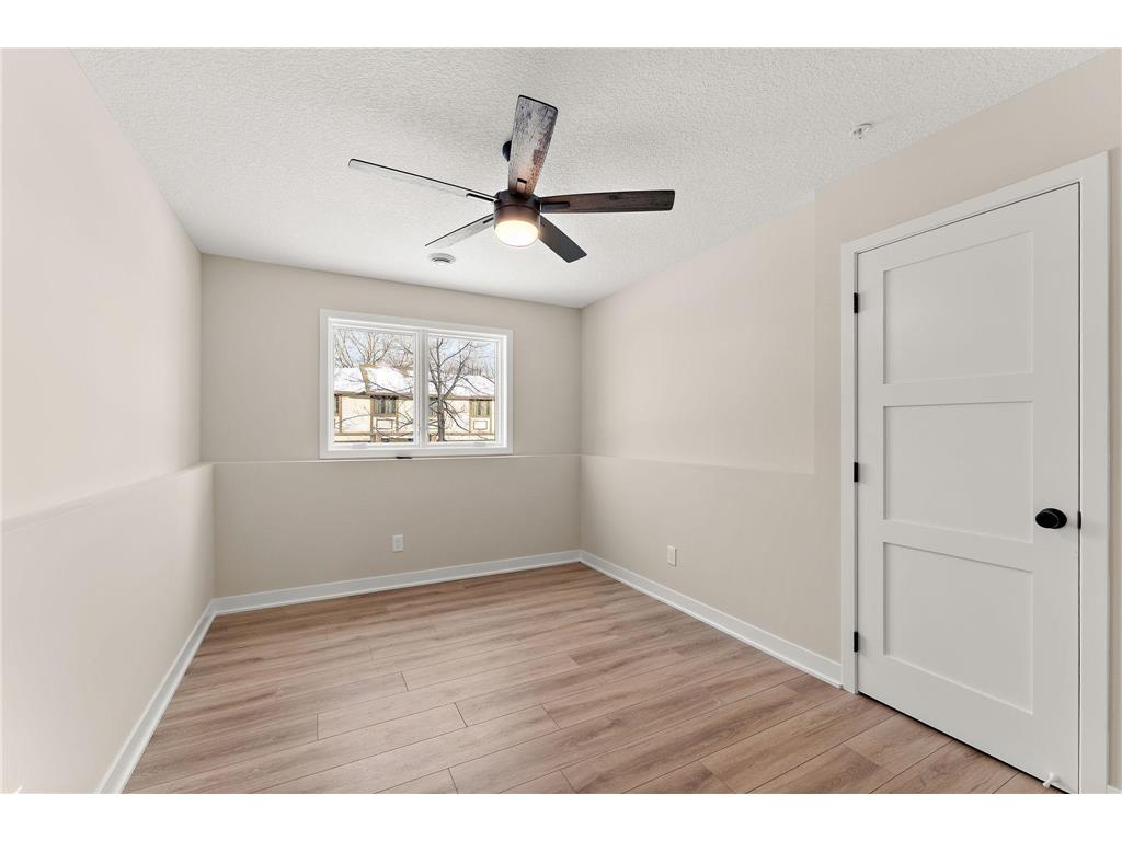 2446 County Road D W Roseville MN 55112 7015198 image26