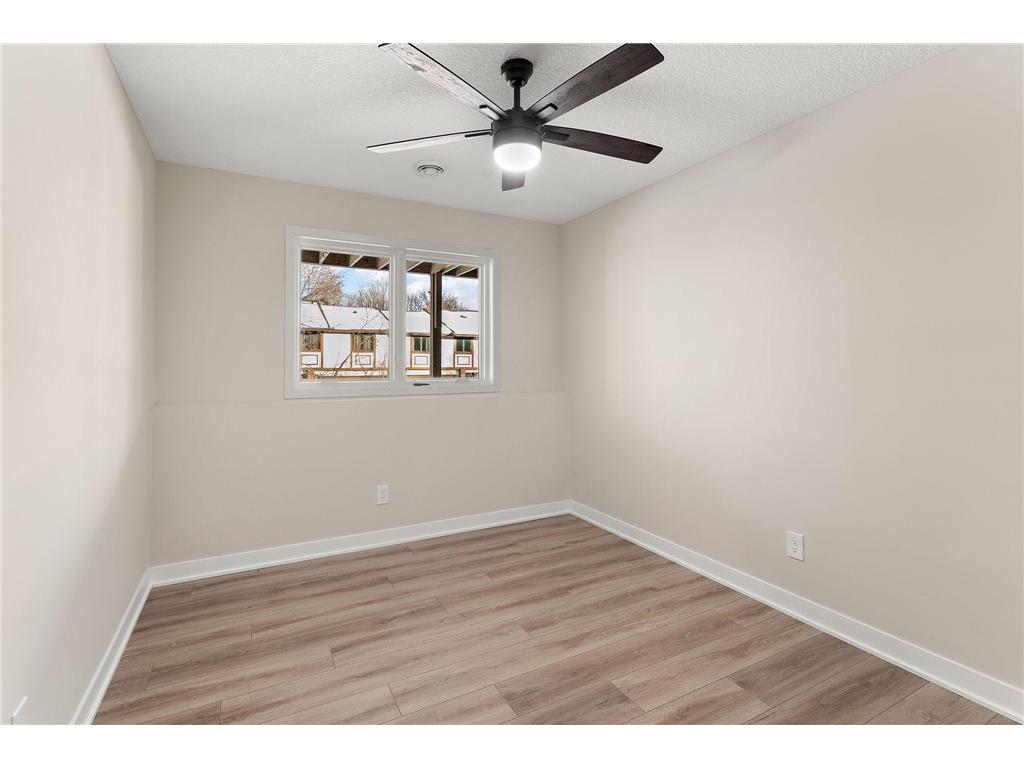 2446 County Road D W Roseville MN 55112 7015198 image30