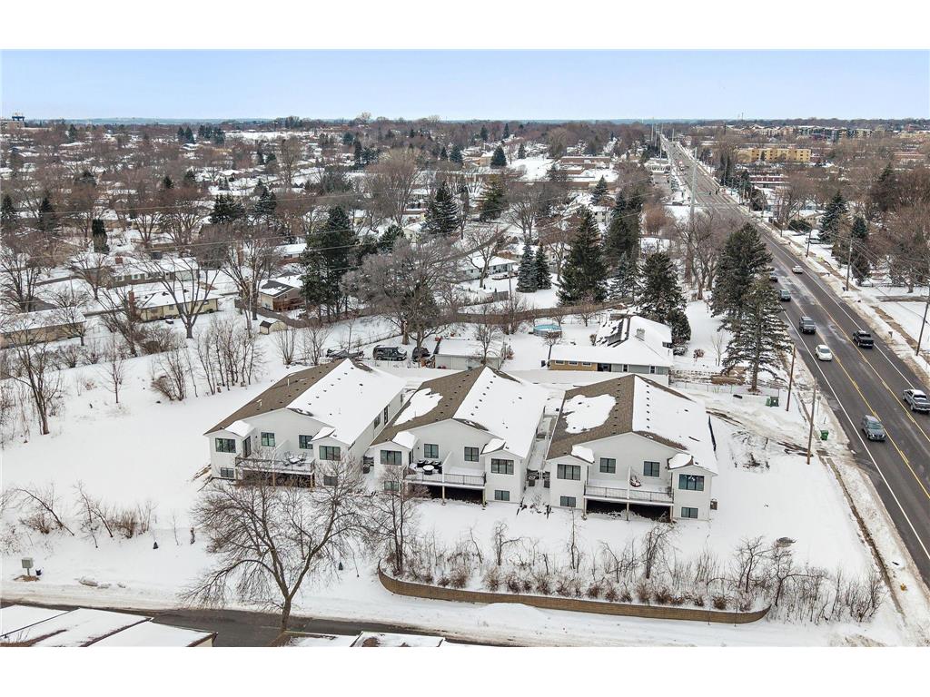 2446 County Road D W Roseville MN 55112 7015198 image33