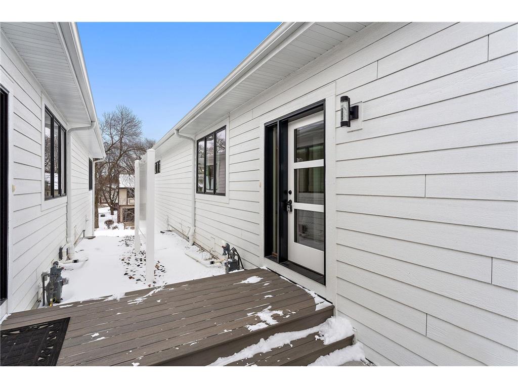 2446 County Road D W Roseville MN 55112 7015198 image36