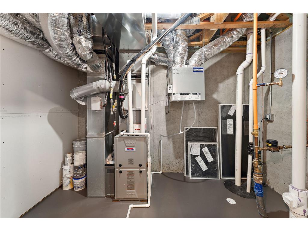 2446 County Road D W Roseville MN 55112 7015198 image37