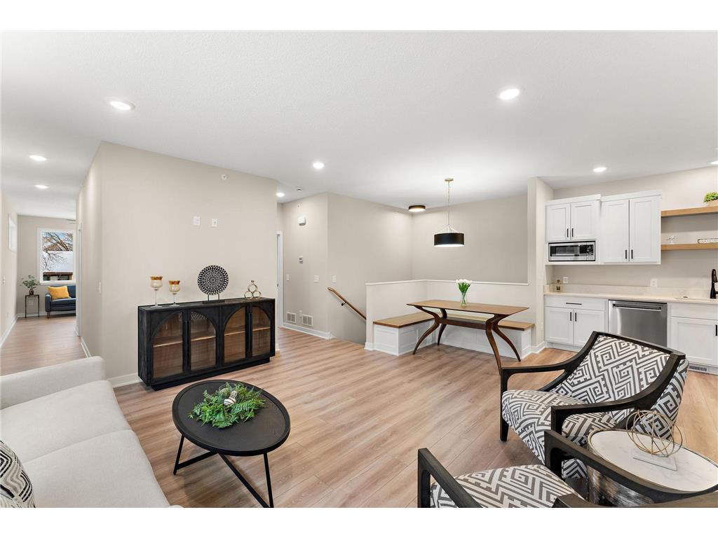 2446 County Road D W Roseville MN 55112 7015198 image6