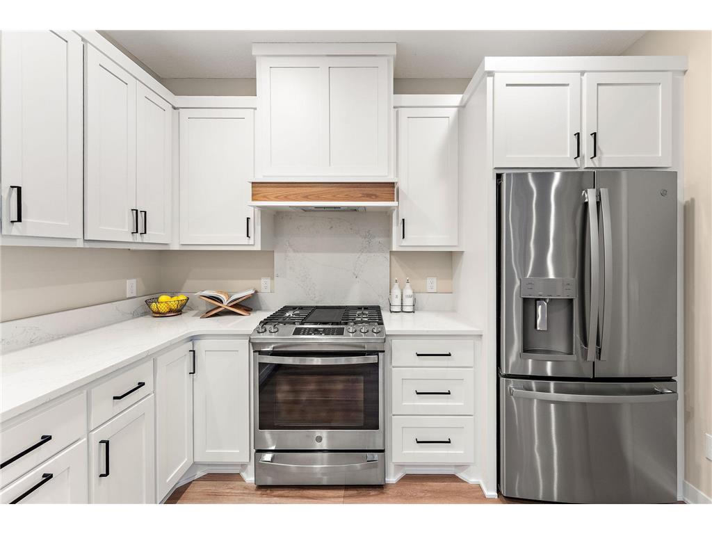 2446 County Road D W Roseville MN 55112 7015198 image8