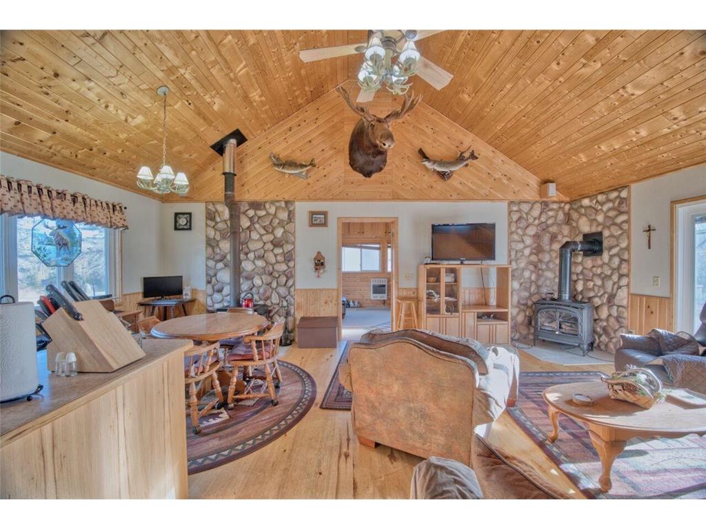 2446 NE Grade Road Fairbanks Twp MN 55602 6805283 image7