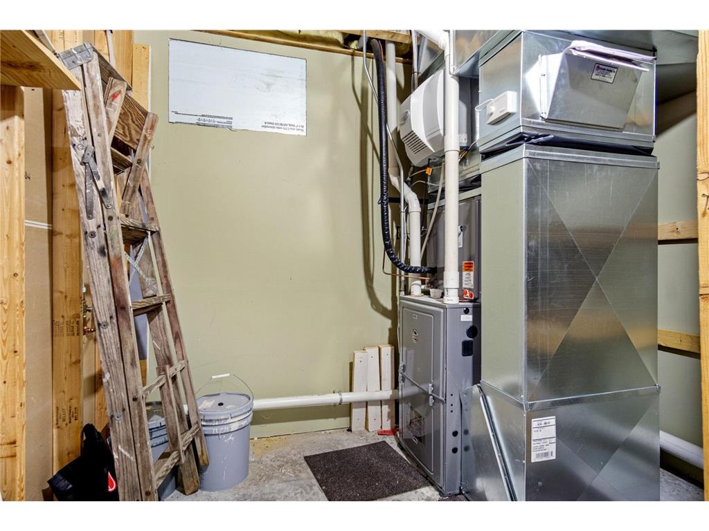 2447 50th Avenue Eau Galle WI 54028 6821707 image43