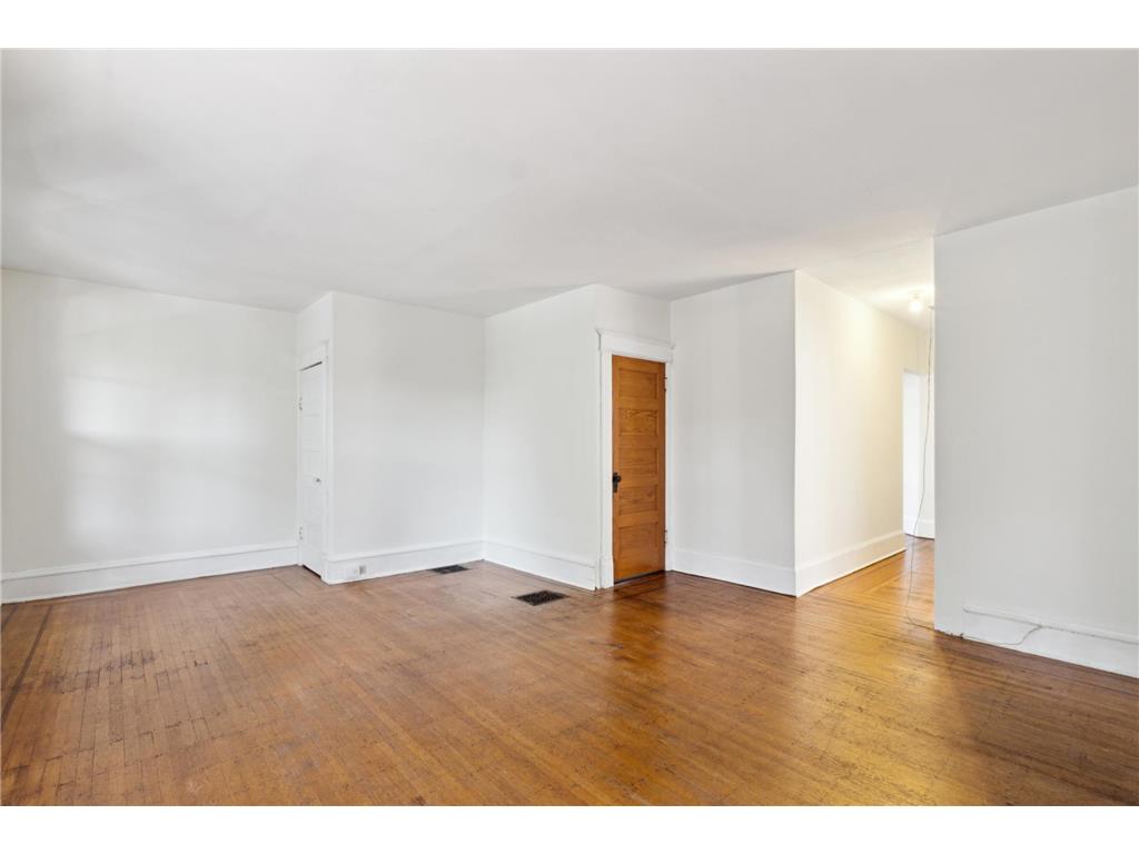 2447 Colfax Avenue S Minneapolis MN 55405 7068074 image13