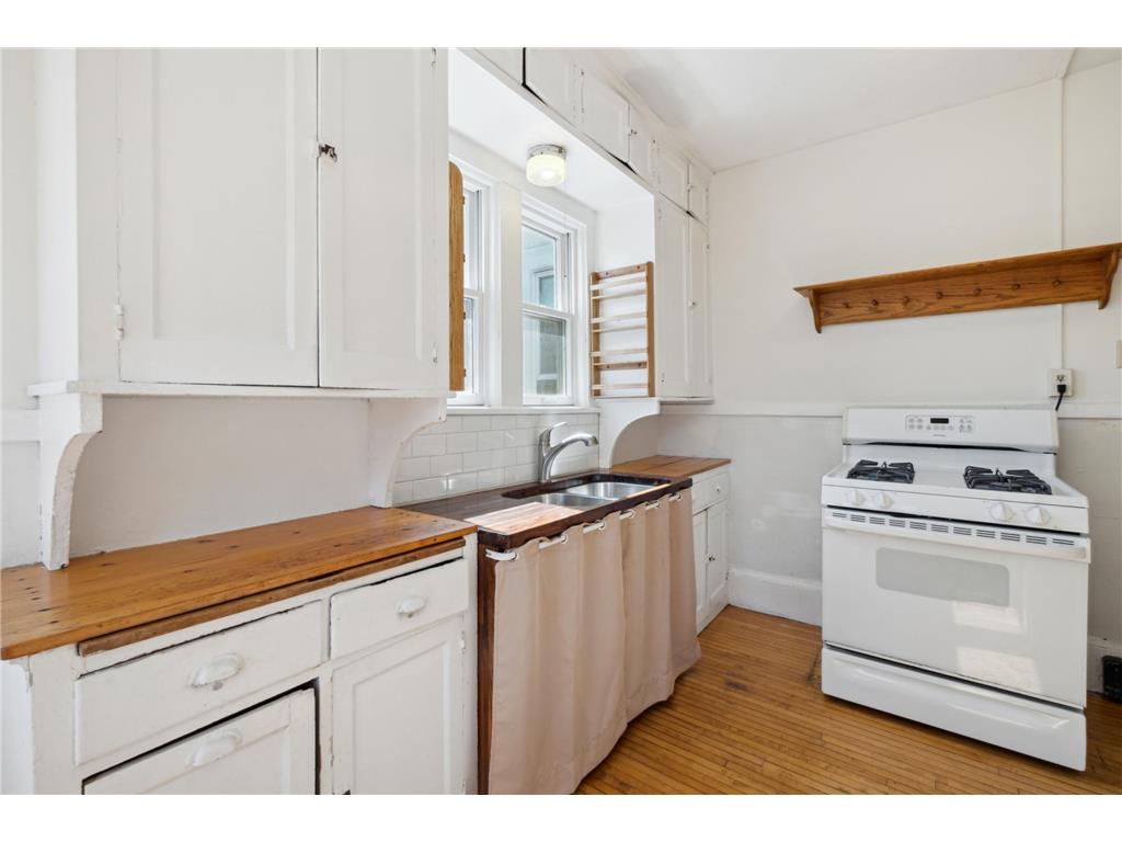 2447 Colfax Avenue S Minneapolis MN 55405 7068074 image16