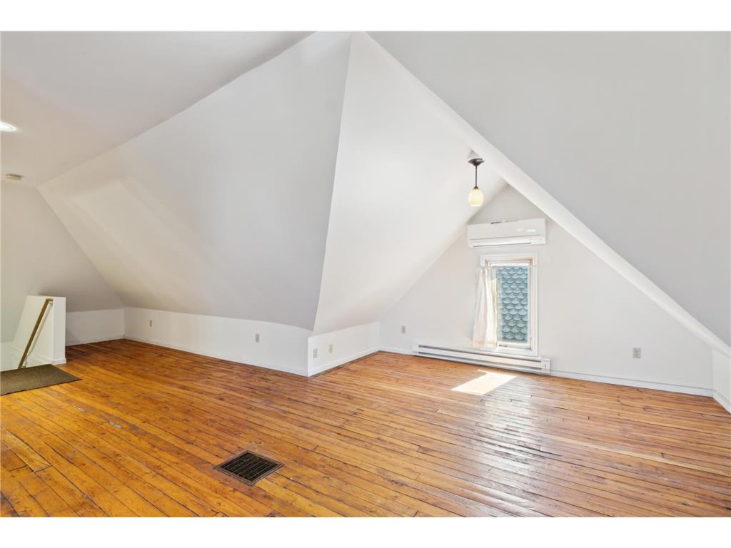 2447 Colfax Avenue S Minneapolis MN 55405 7068074 image29