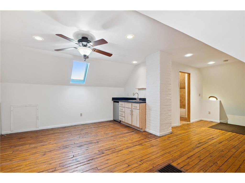 2447 Colfax Avenue S Minneapolis MN 55405 7068074 image31