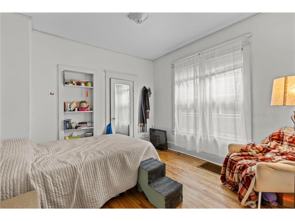 2447 Colfax Avenue S Minneapolis MN 55405 7068074 image8