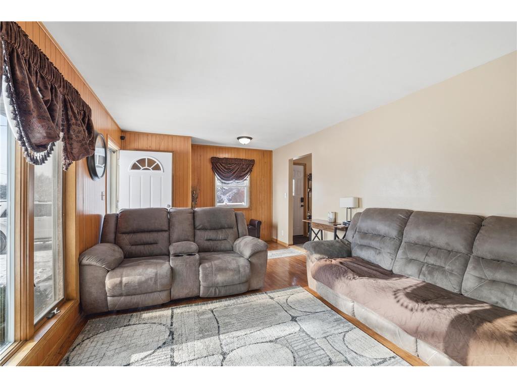 2447 Minnehaha Avenue E Maplewood MN 55119 7004068 image10