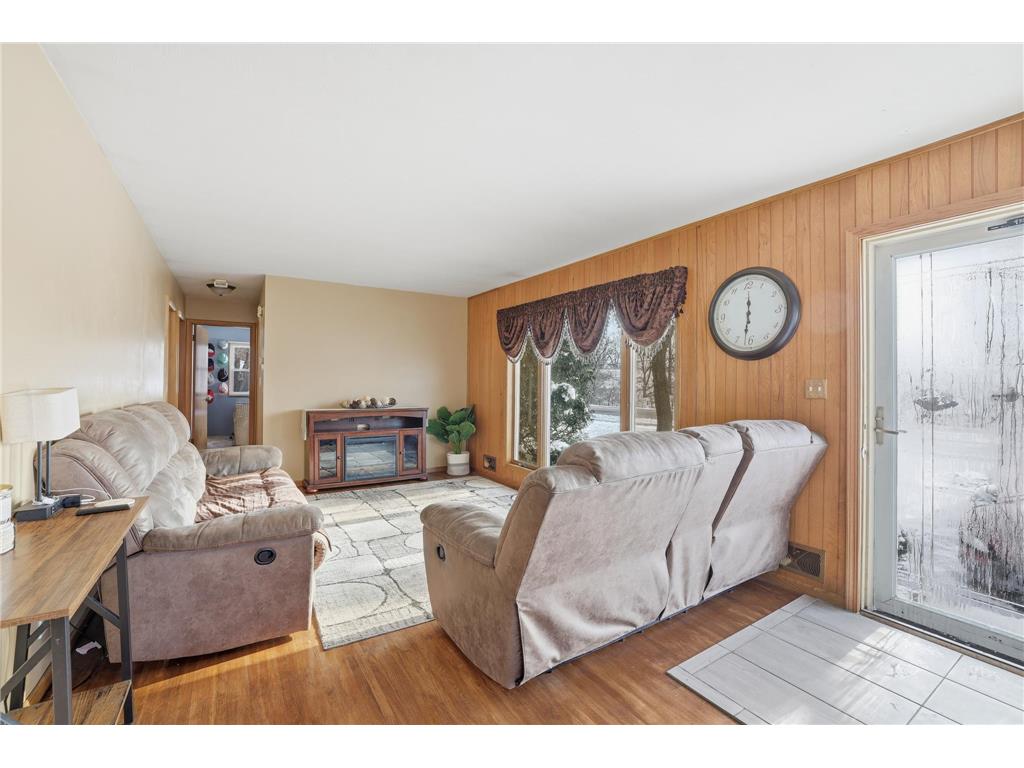 2447 Minnehaha Avenue E Maplewood MN 55119 7004068 image9