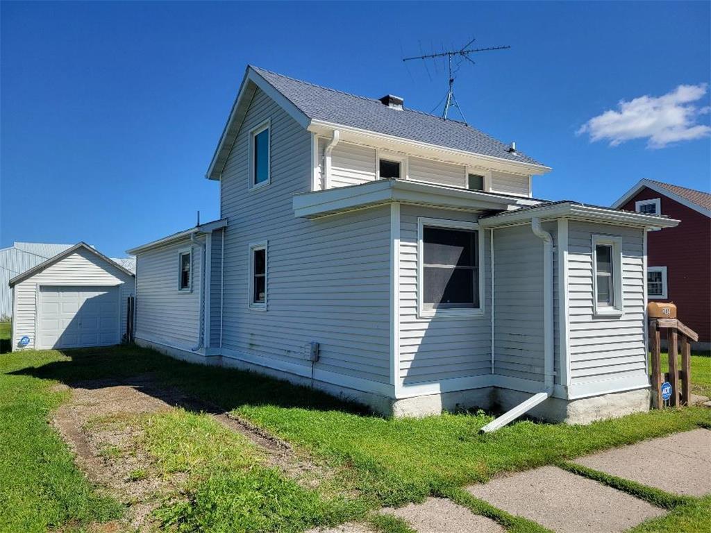 245 3rd Avenue SE Wells MN 56097 7052558 image1
