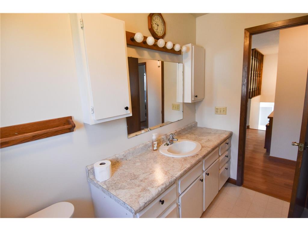 245 E Pleasant Avenue Warren MN 56762 7066635 image10