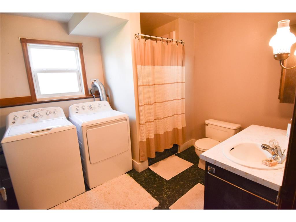 245 E Pleasant Avenue Warren MN 56762 7066635 image16