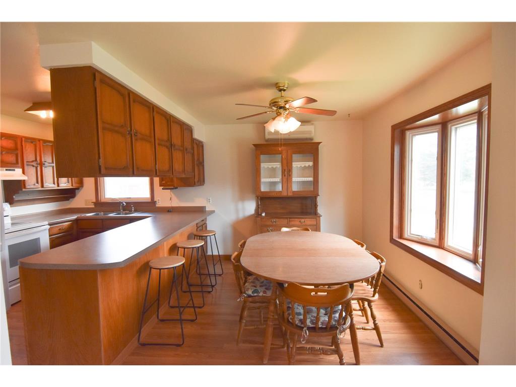 245 E Pleasant Avenue Warren MN 56762 7066635 image6