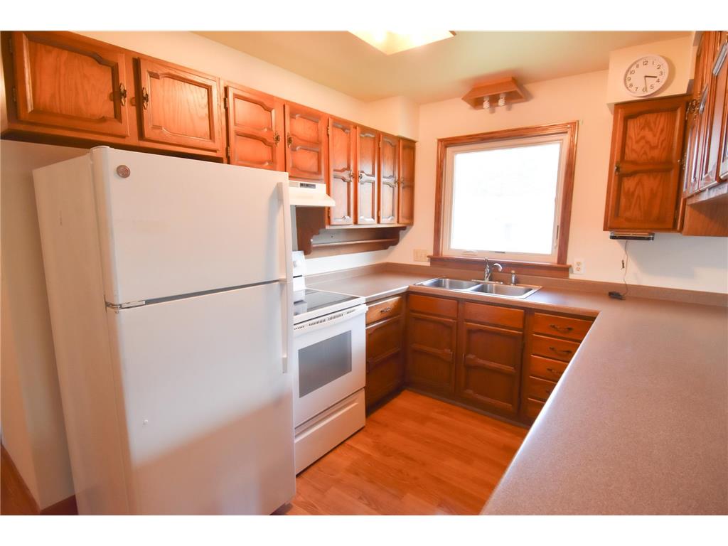 245 E Pleasant Avenue Warren MN 56762 7066635 image8