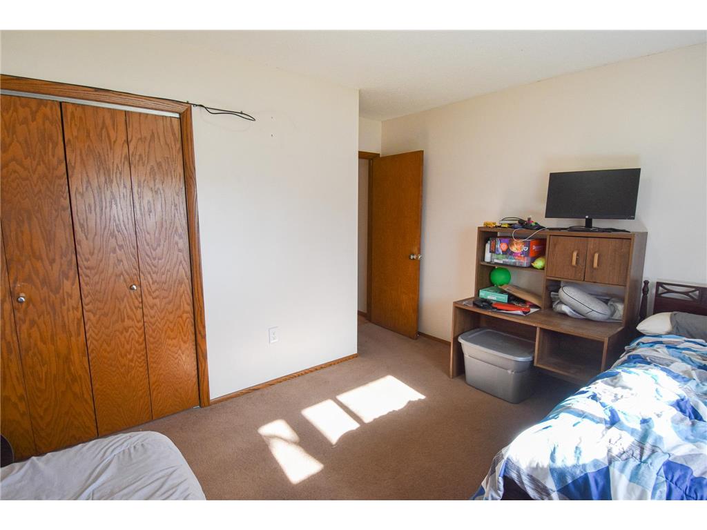 245 Kneale Avenue N Thief River Falls MN 56701 7012552 image16