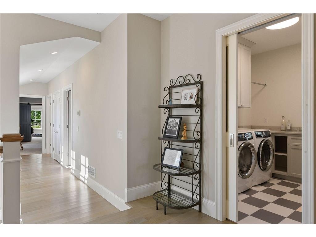 245 Lakeview Avenue Tonka Bay MN 55331 - Lake Minnetonka 7017958 image34