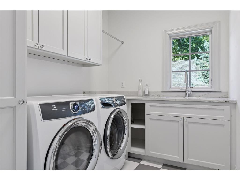 245 Lakeview Avenue Tonka Bay MN 55331 - Lake Minnetonka 7017958 image35