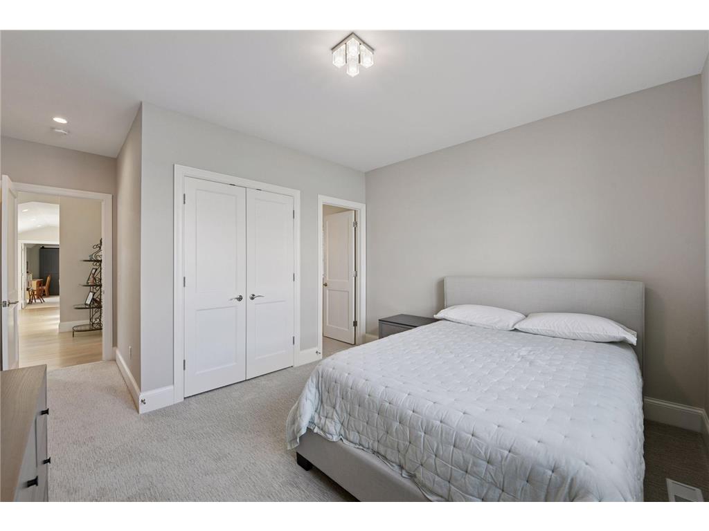 245 Lakeview Avenue Tonka Bay MN 55331 - Lake Minnetonka 7017958 image37