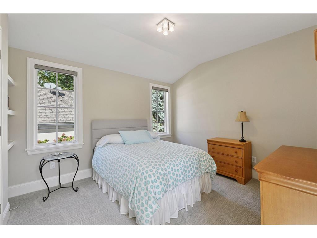 245 Lakeview Avenue Tonka Bay MN 55331 - Lake Minnetonka 7017958 image39